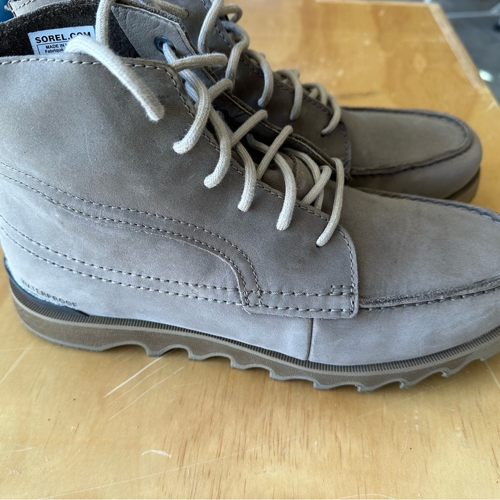 Sorel Boots Size 9 - Brand New